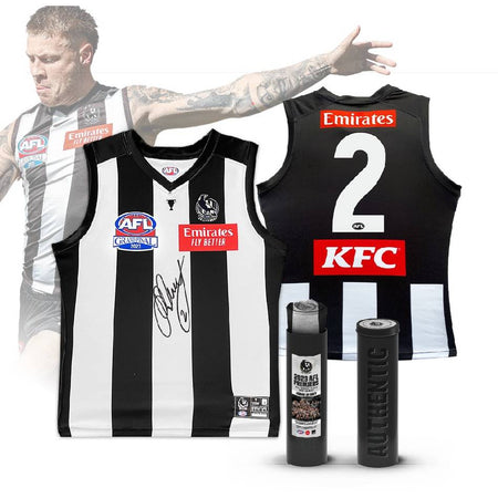COLLINGWOOD CAPTAINS DELUXE SIGNED GUERNSEY DISPLAY