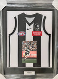 COLLINGWOOD-Mason Cox Signed Photo With 2023 Premiership Guernsey