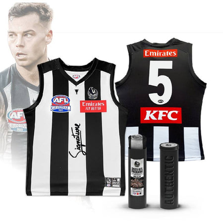 COLLINGWOOD 2023 PREMIERS BOXED TEAM SIGNED GUERNSEY