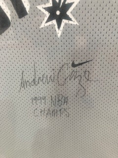 BASKETBALL-Signed Andrew Gage 1999 NBA Champions Jersey/Framed