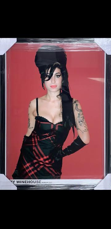 MUSIC-Amy Winehouse Poster Framed