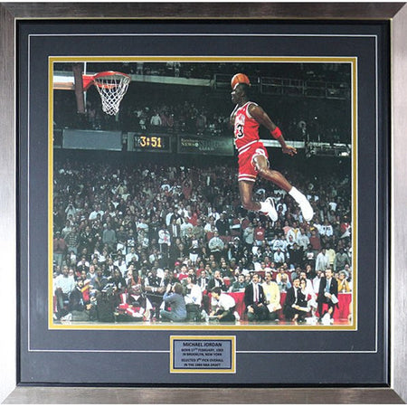 BASKETBALL-Michael Jordan Famous Dunk Framed