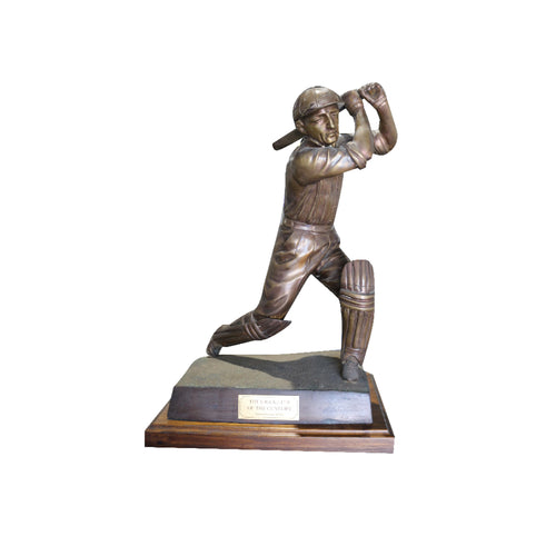 BRADMAN-Bronze statue of Bradman - Cricketer of 20th Century